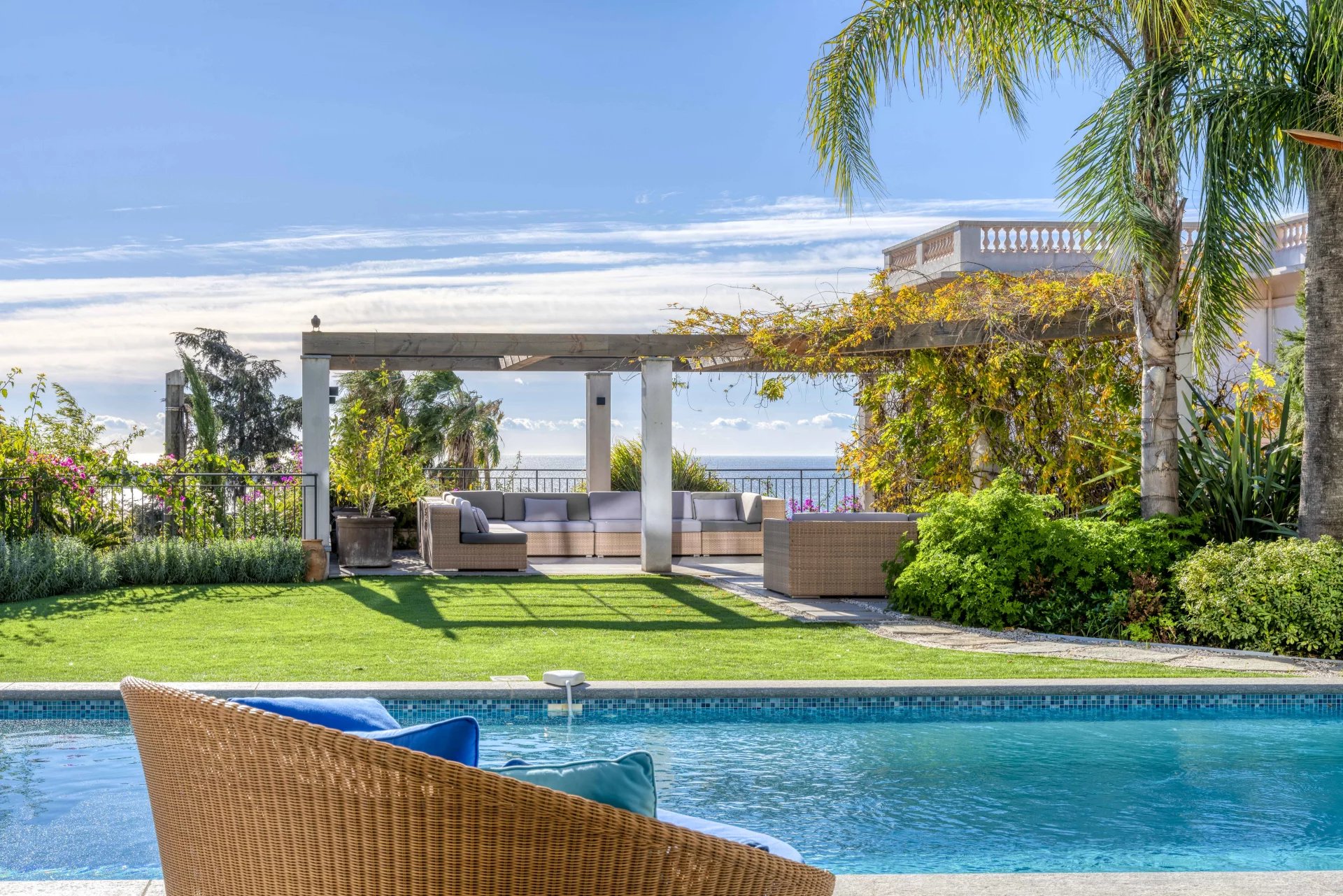Villa vue mer piscine à louer Cannes