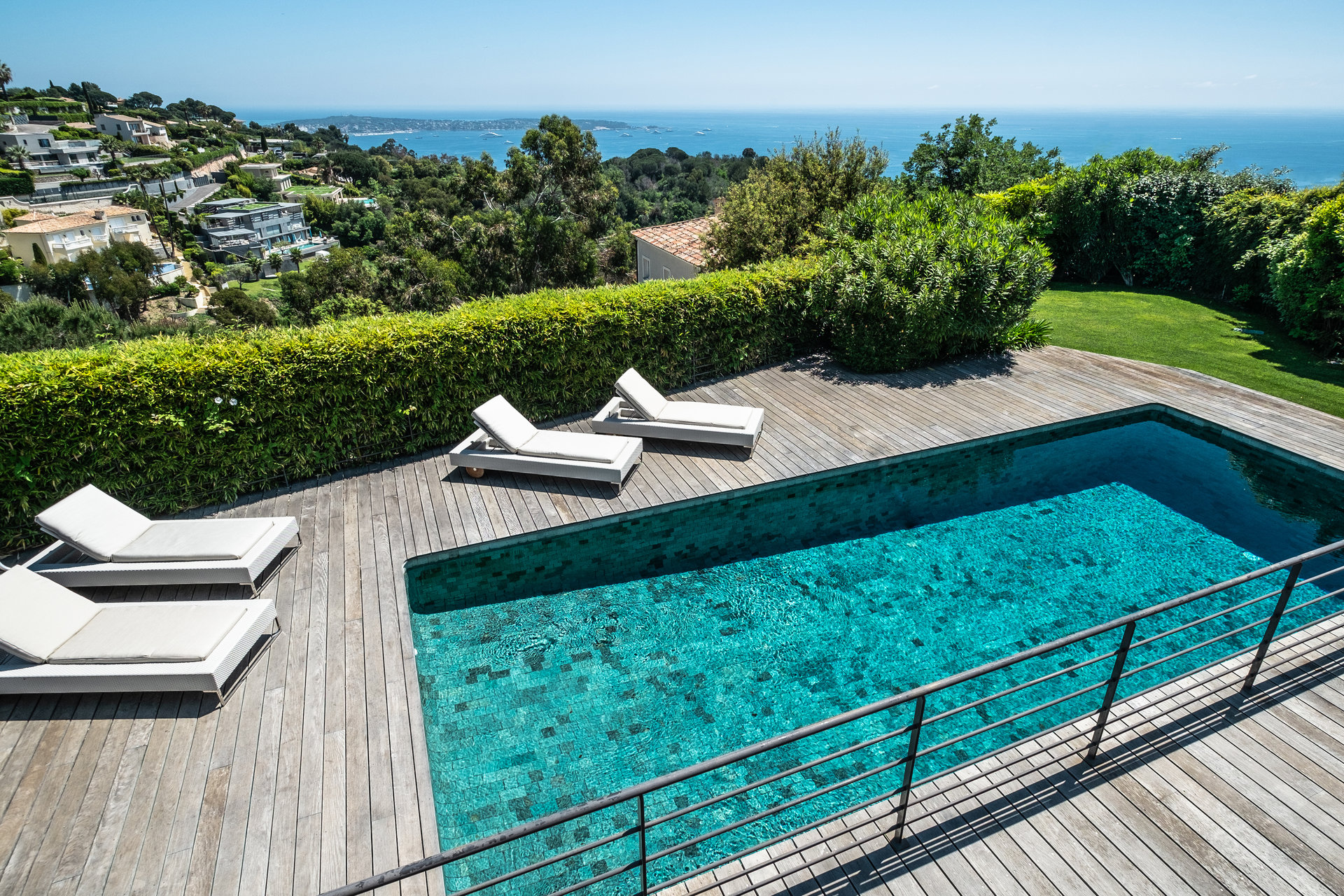 Modern villa to rent Cannes Festival 2023