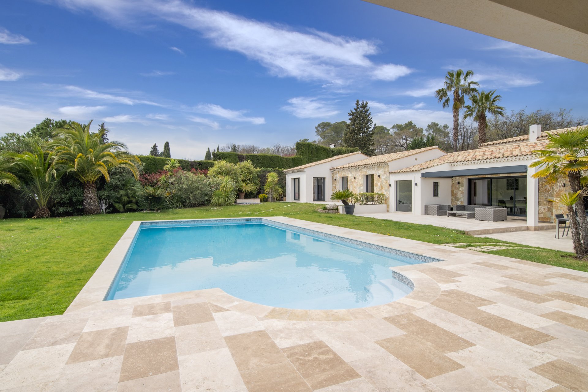 Contemporary villa for sale Opio