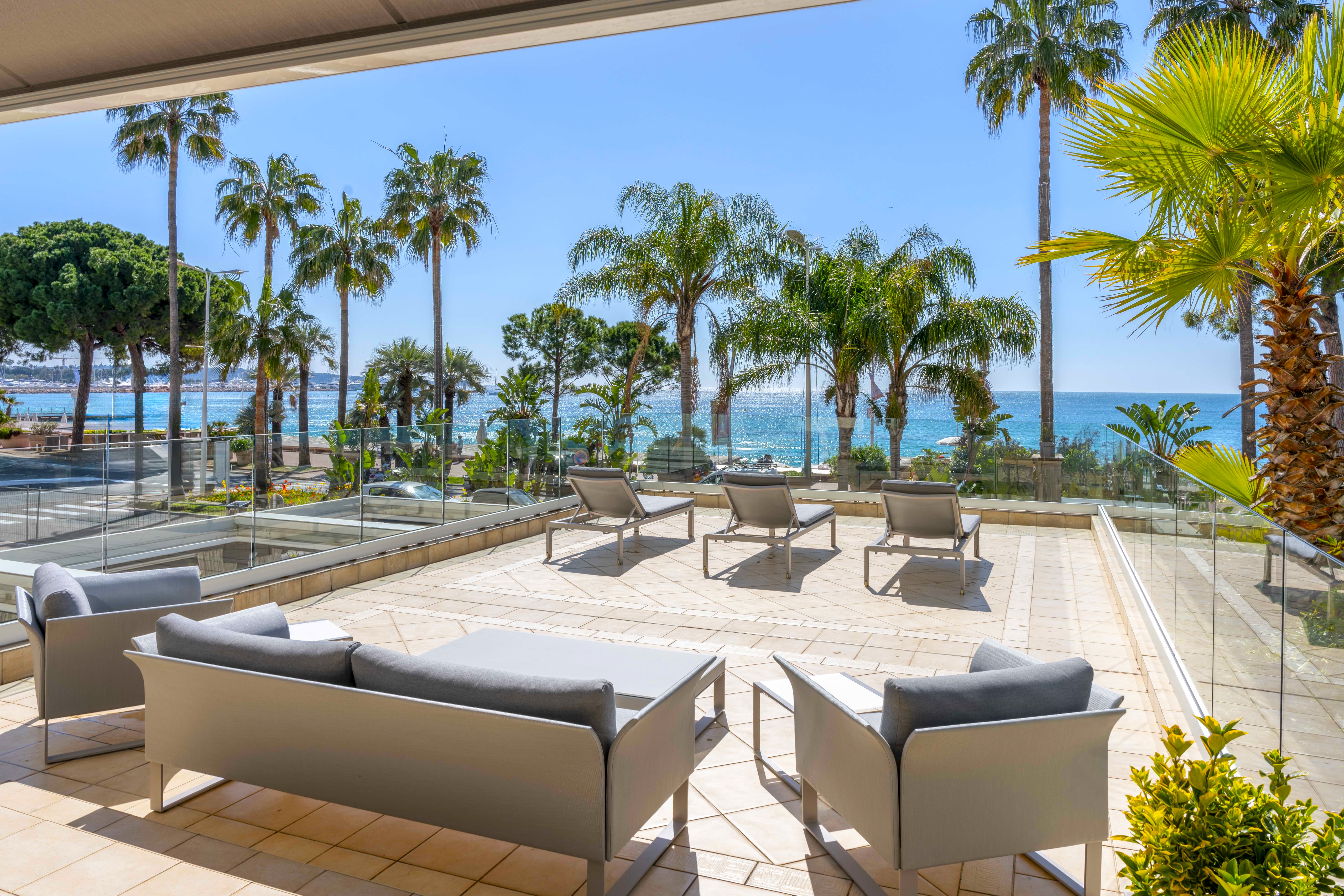 Location saisonnière vue mer Cannes