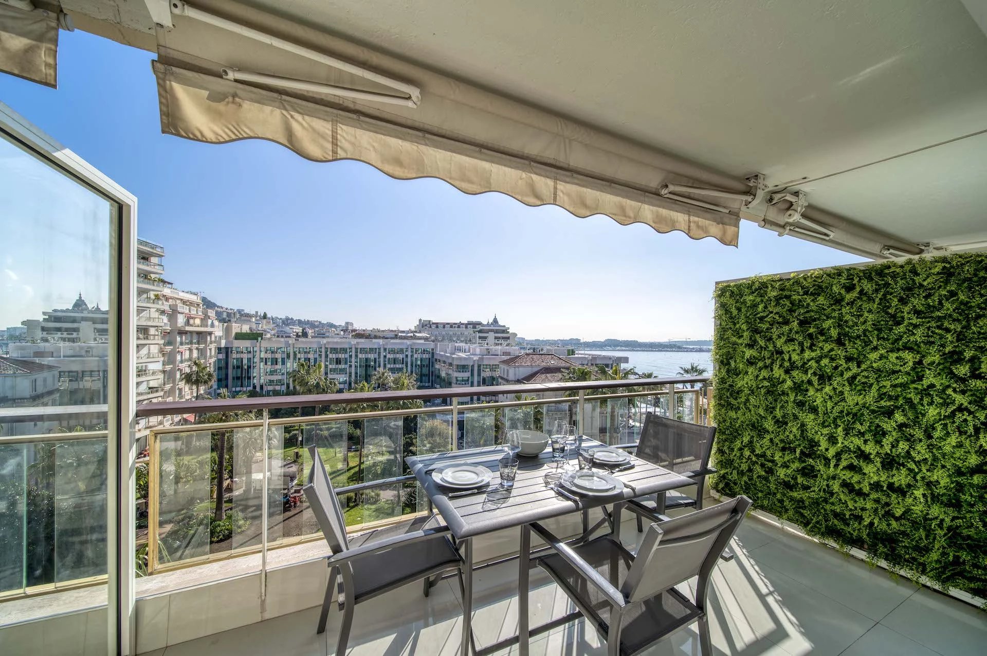 Appartement vue mer à vendre Croisette