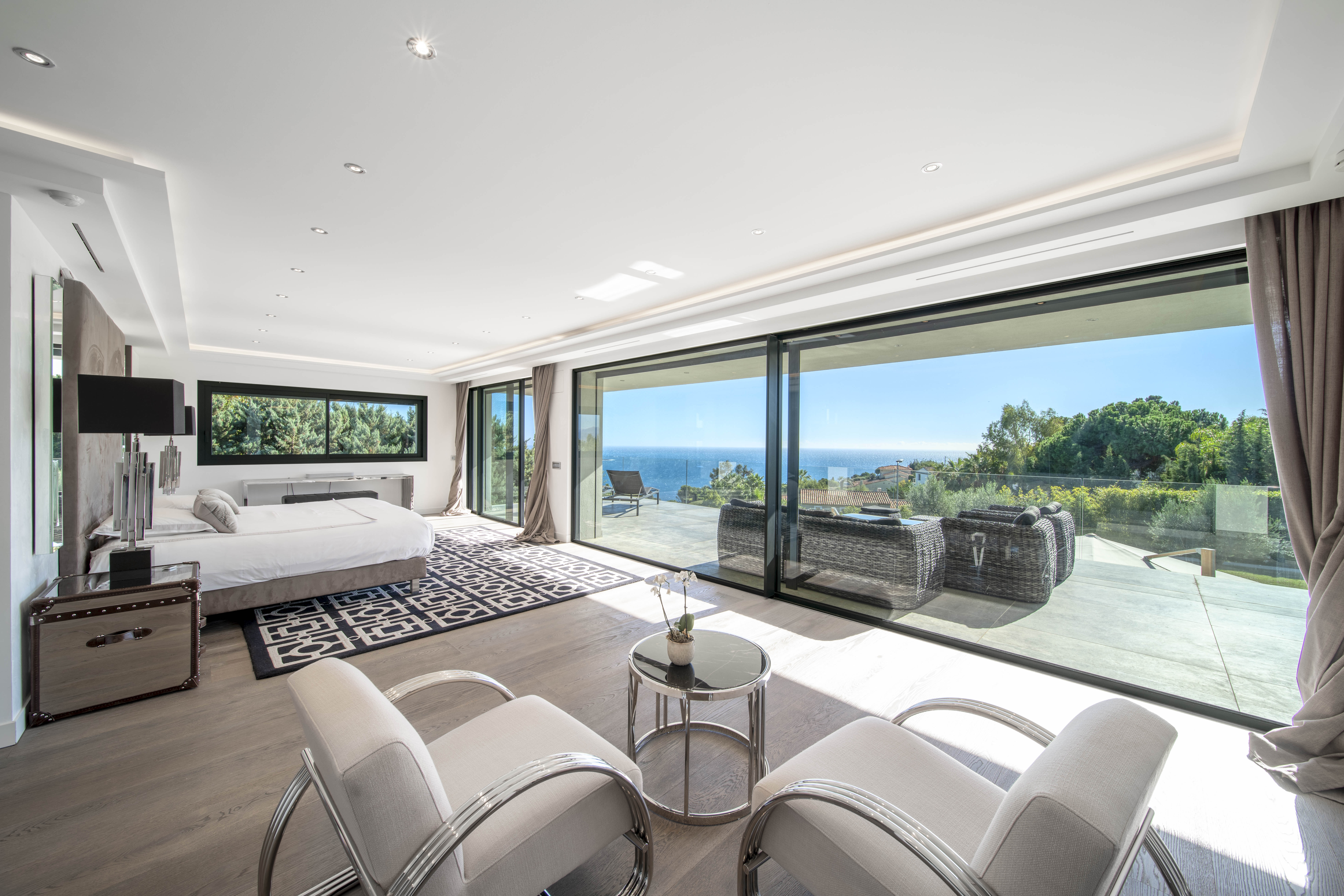Villa contemporaine vue mer à louer Cannes