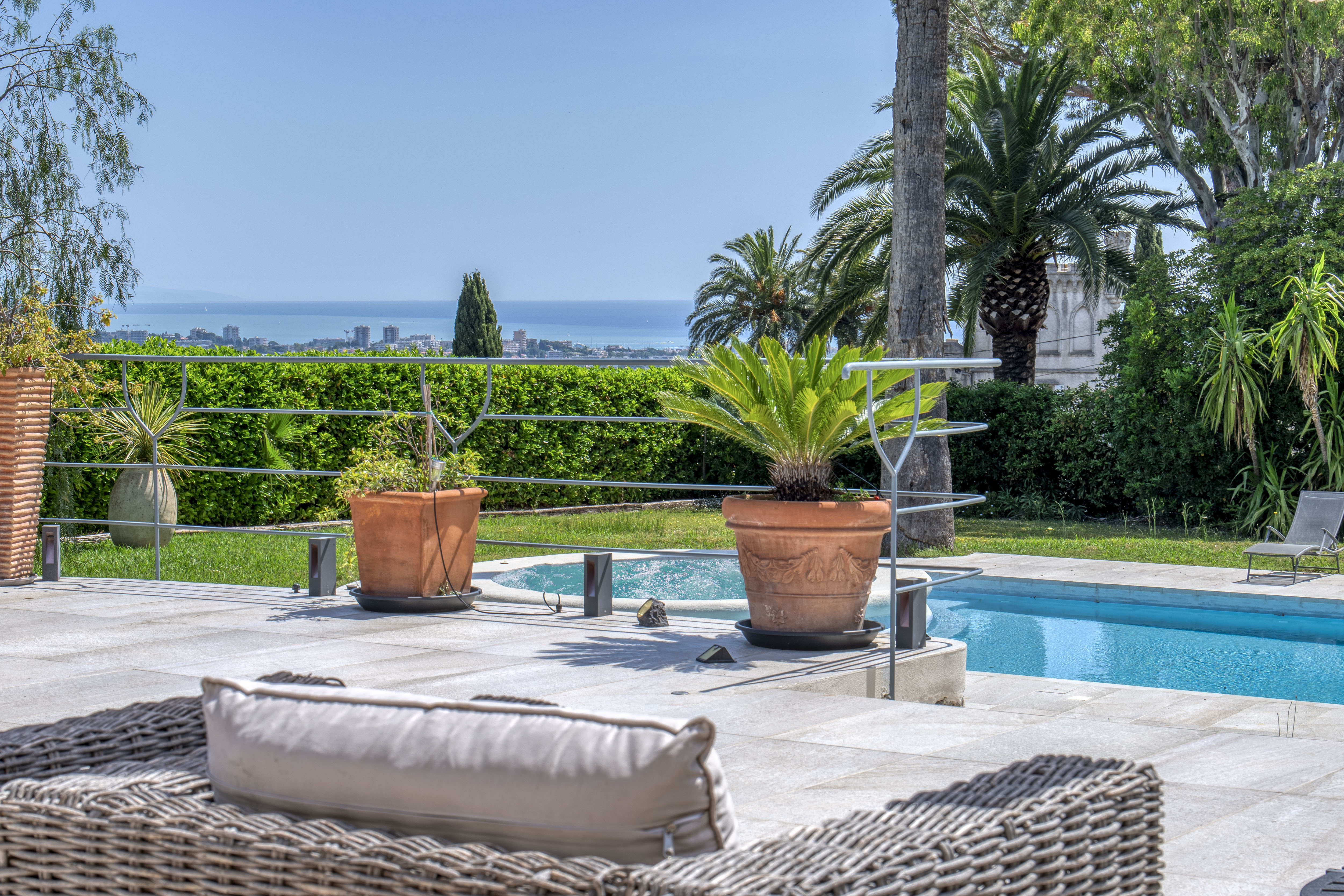 Propriété plain pied vue mer à vendre Cannes