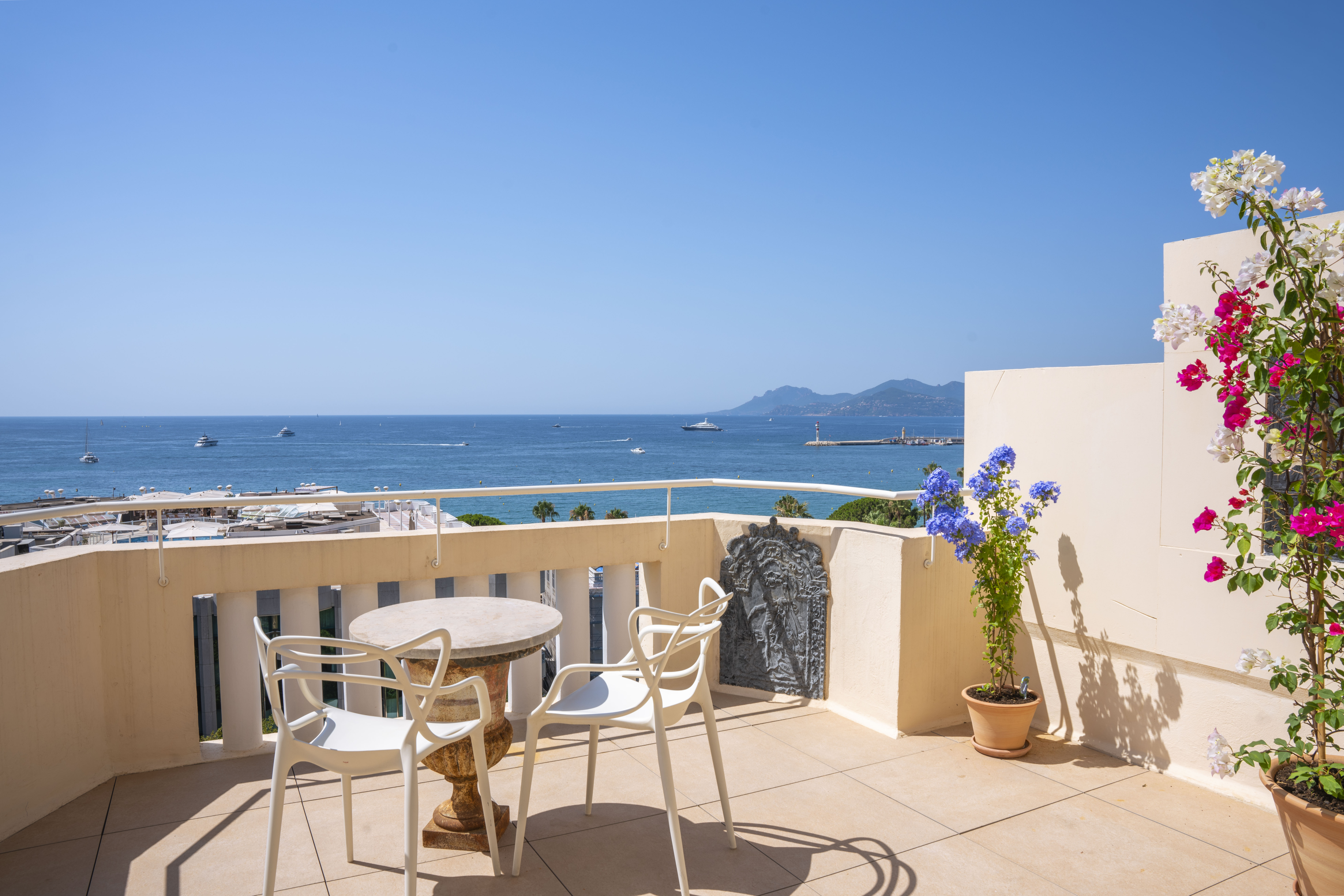 Penthouse vue mer à louer Tax Free Cannes