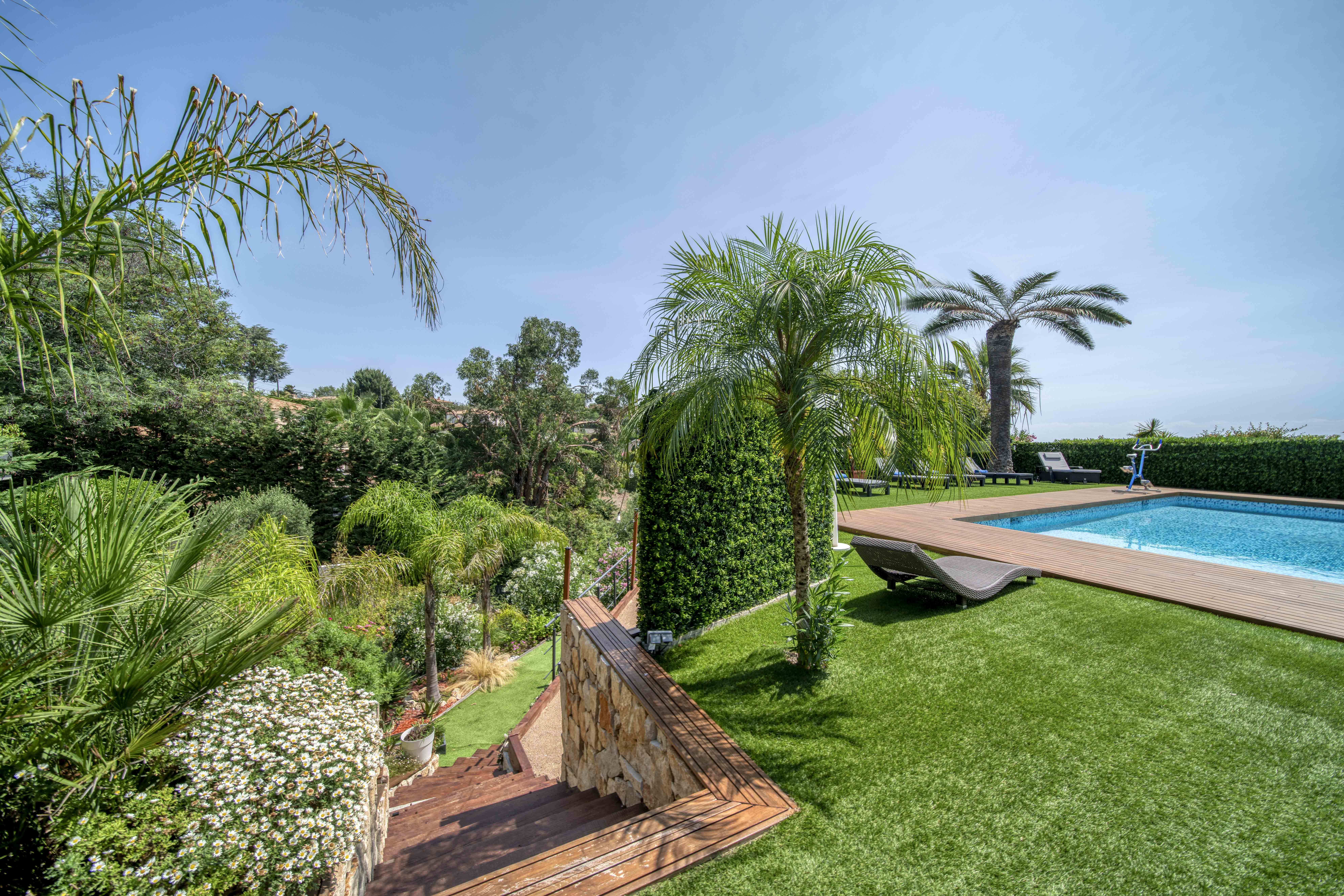 Jardin villa vue mer à vendre Cannes