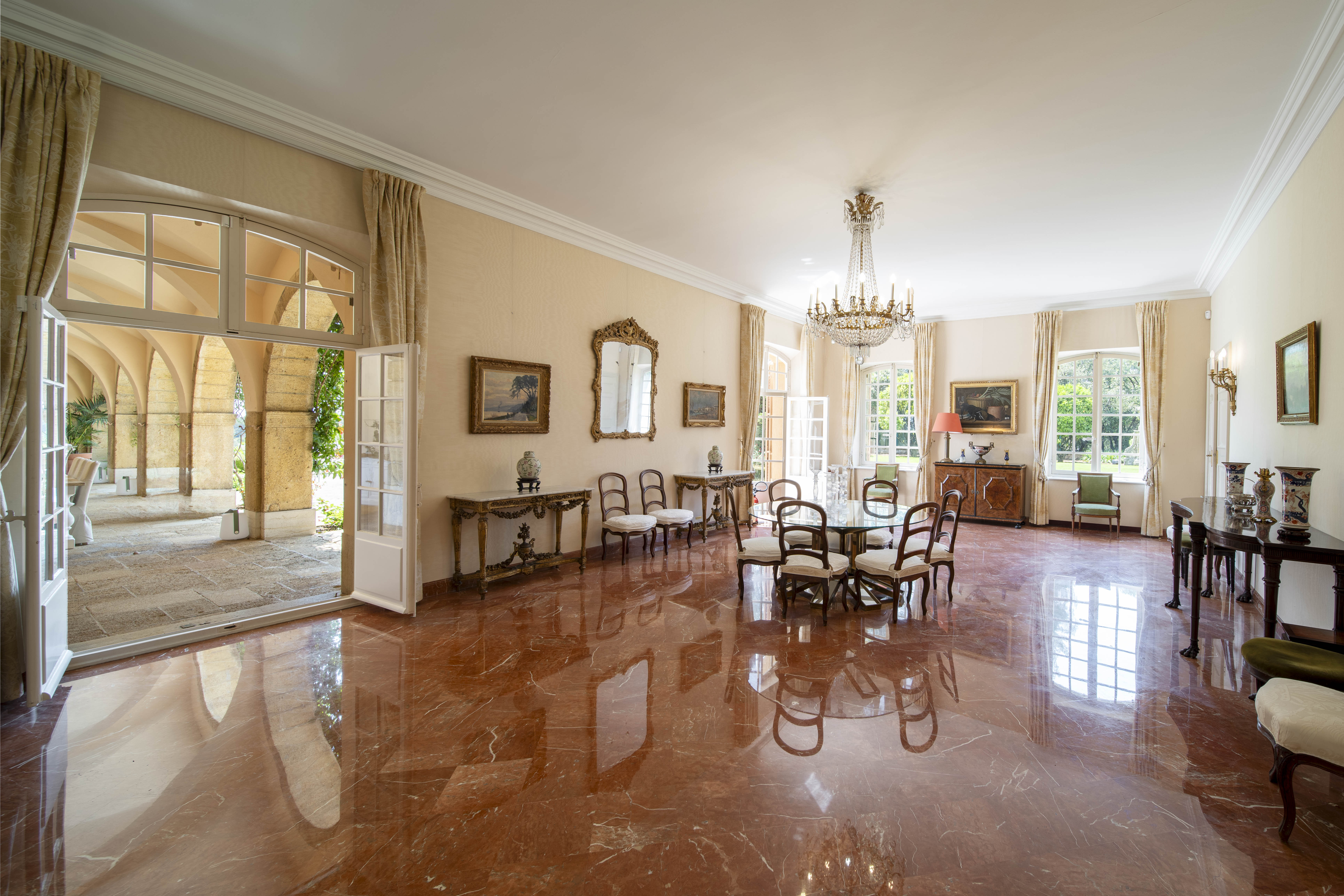 Salle à manger château à louer