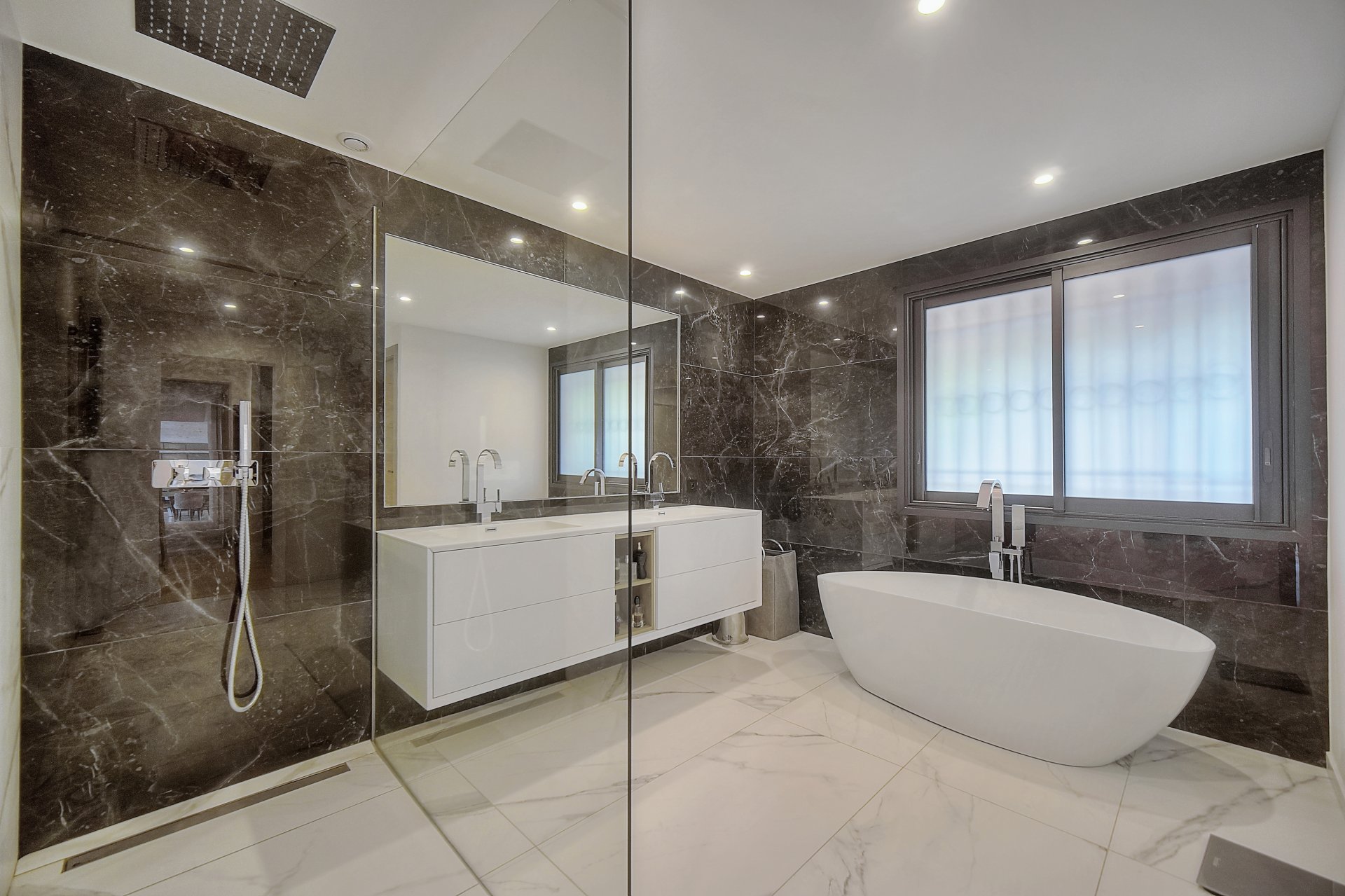 Bathroom villa for sale Opio