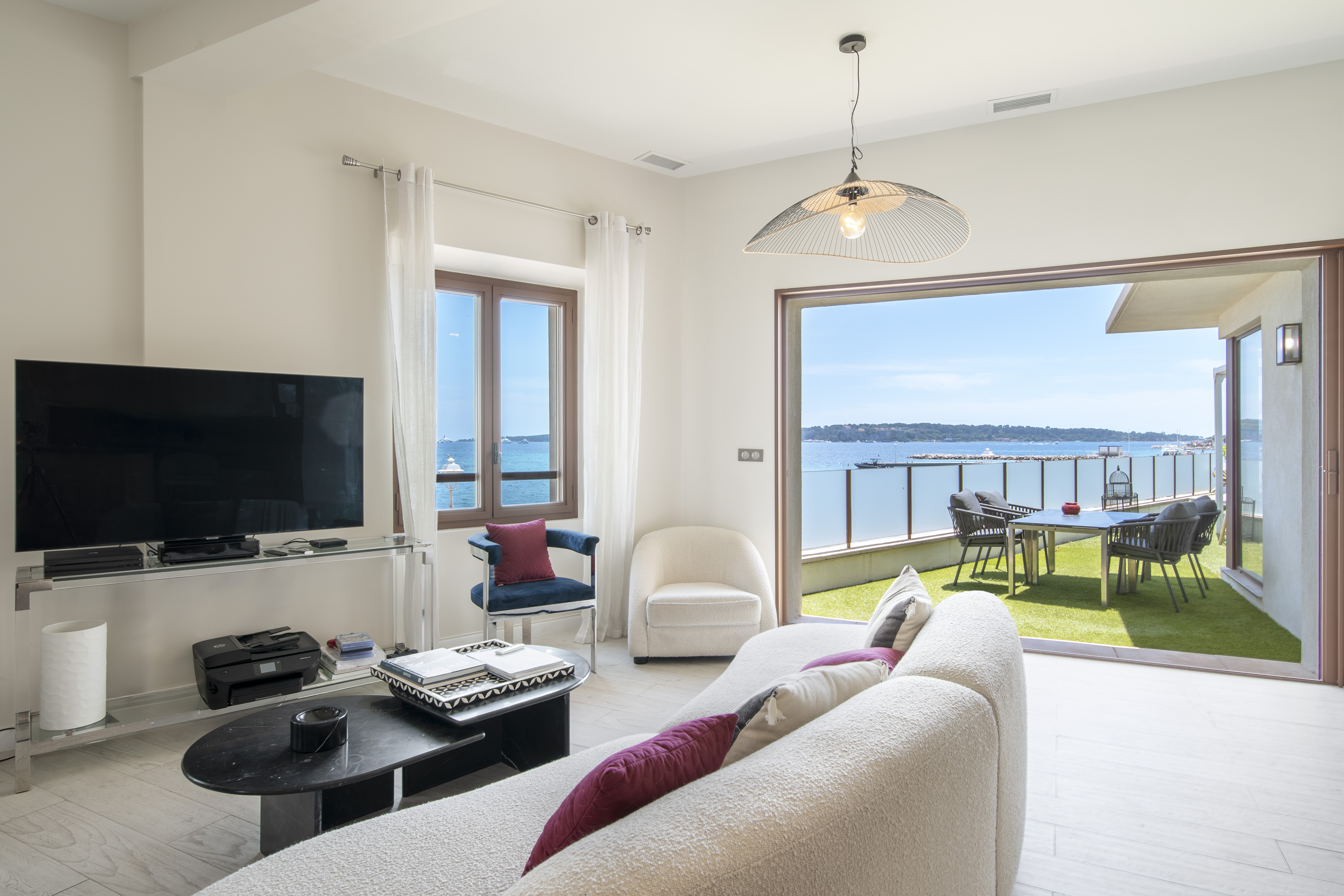 Appartement de prestige vue mer à louer Cannes
