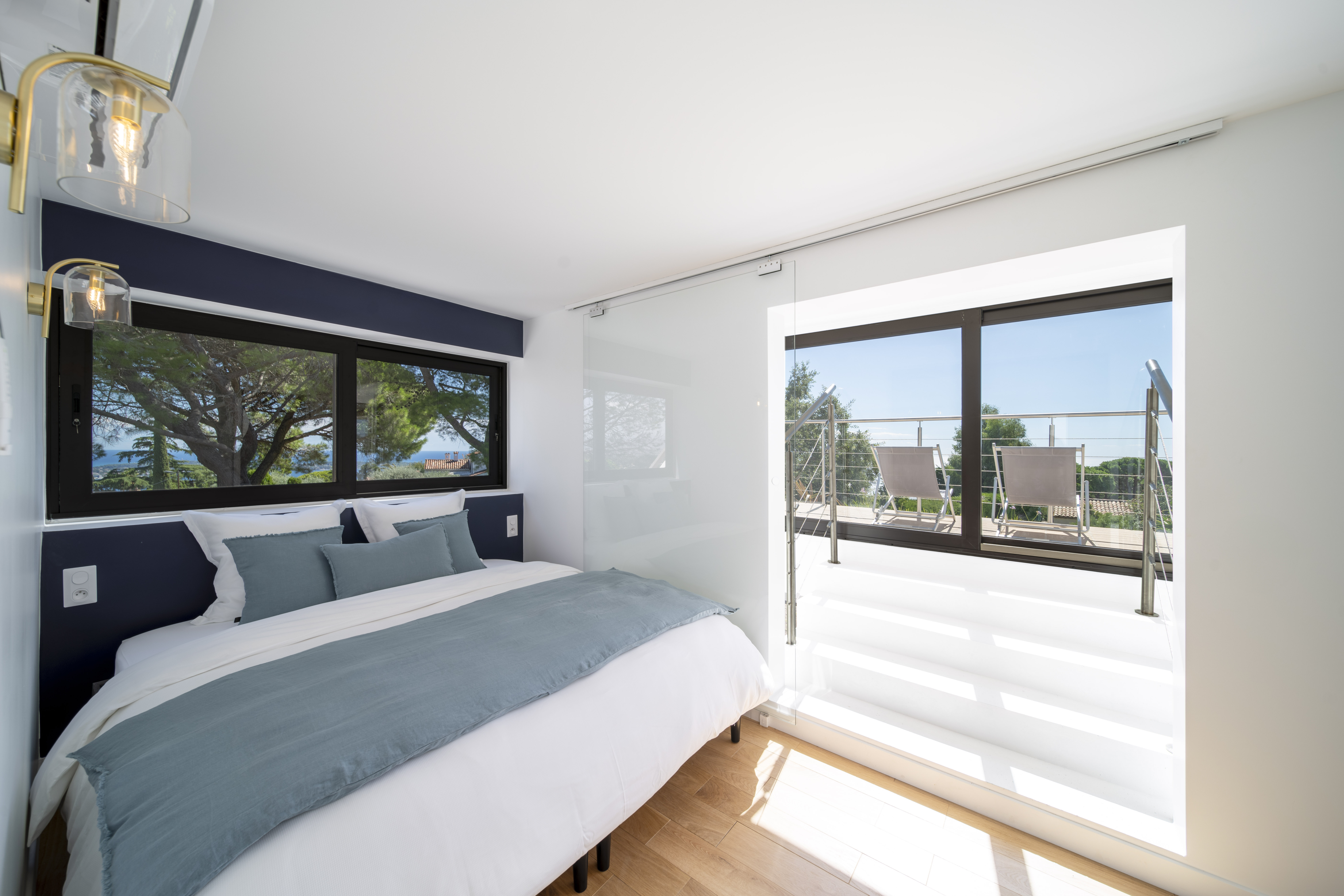 Villa contemporaine vue mer à louer Noel Cannes