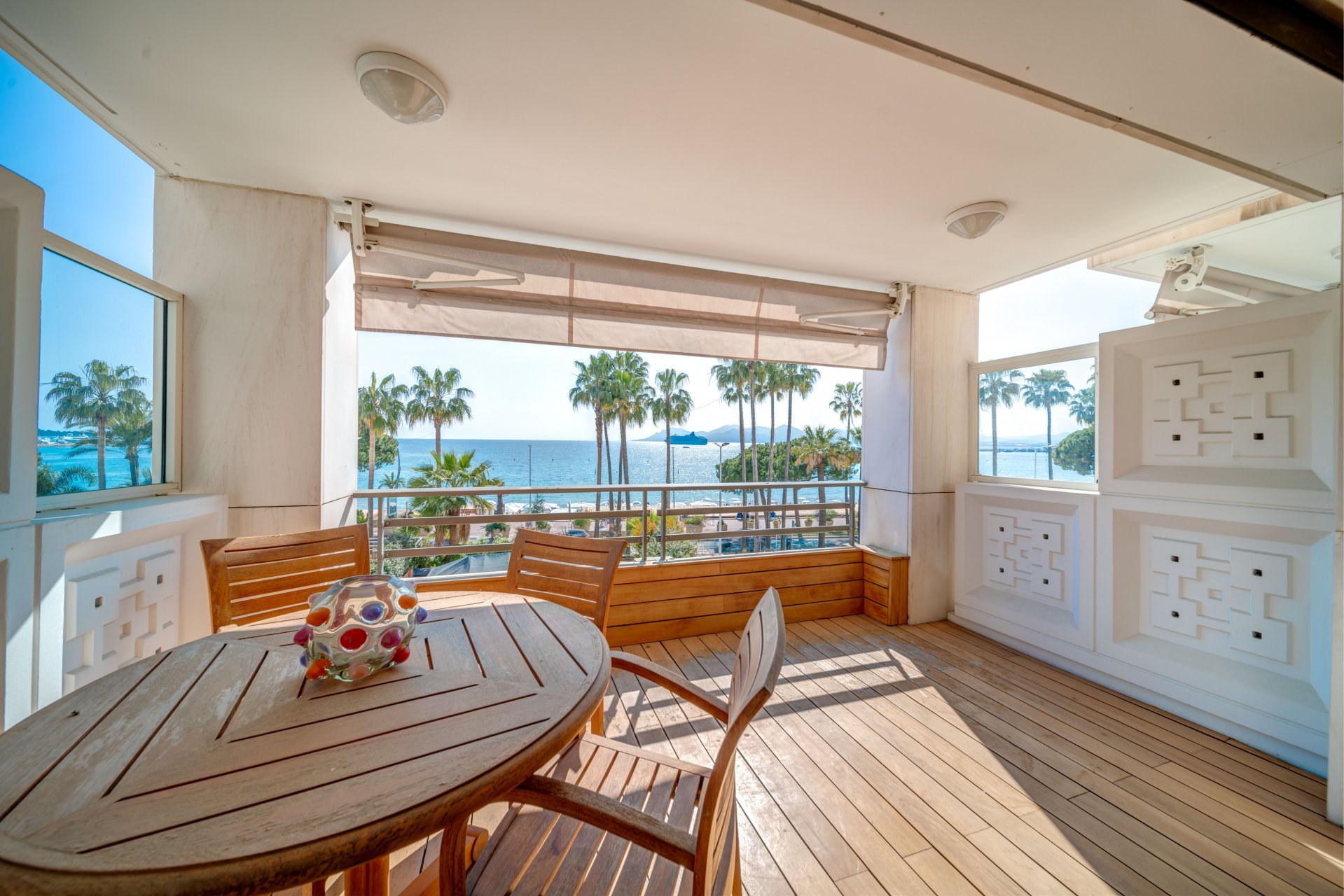 Terrasse appartement vue mer Croisette Cannes