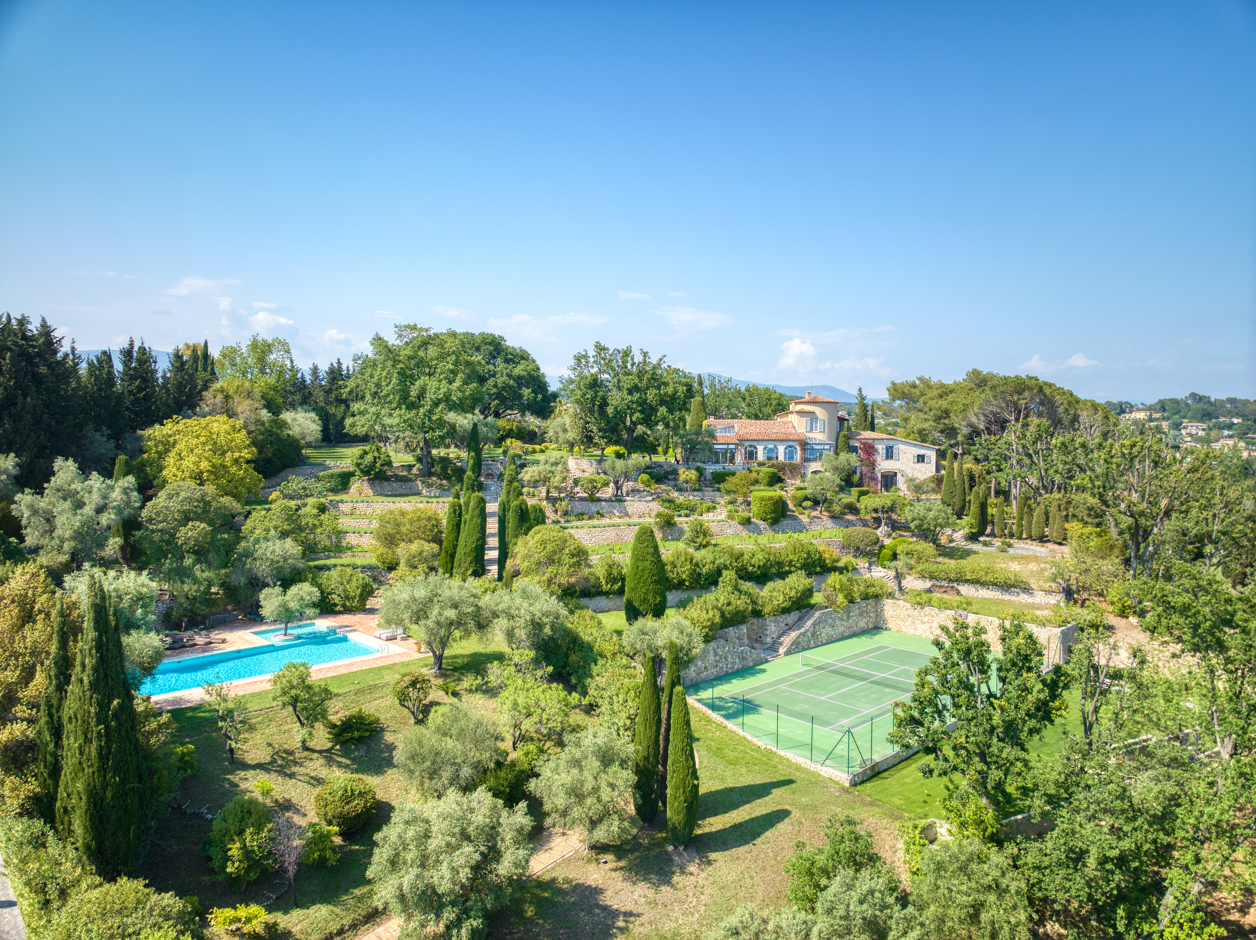 Propriété d'exception vue mer à louer Mougins