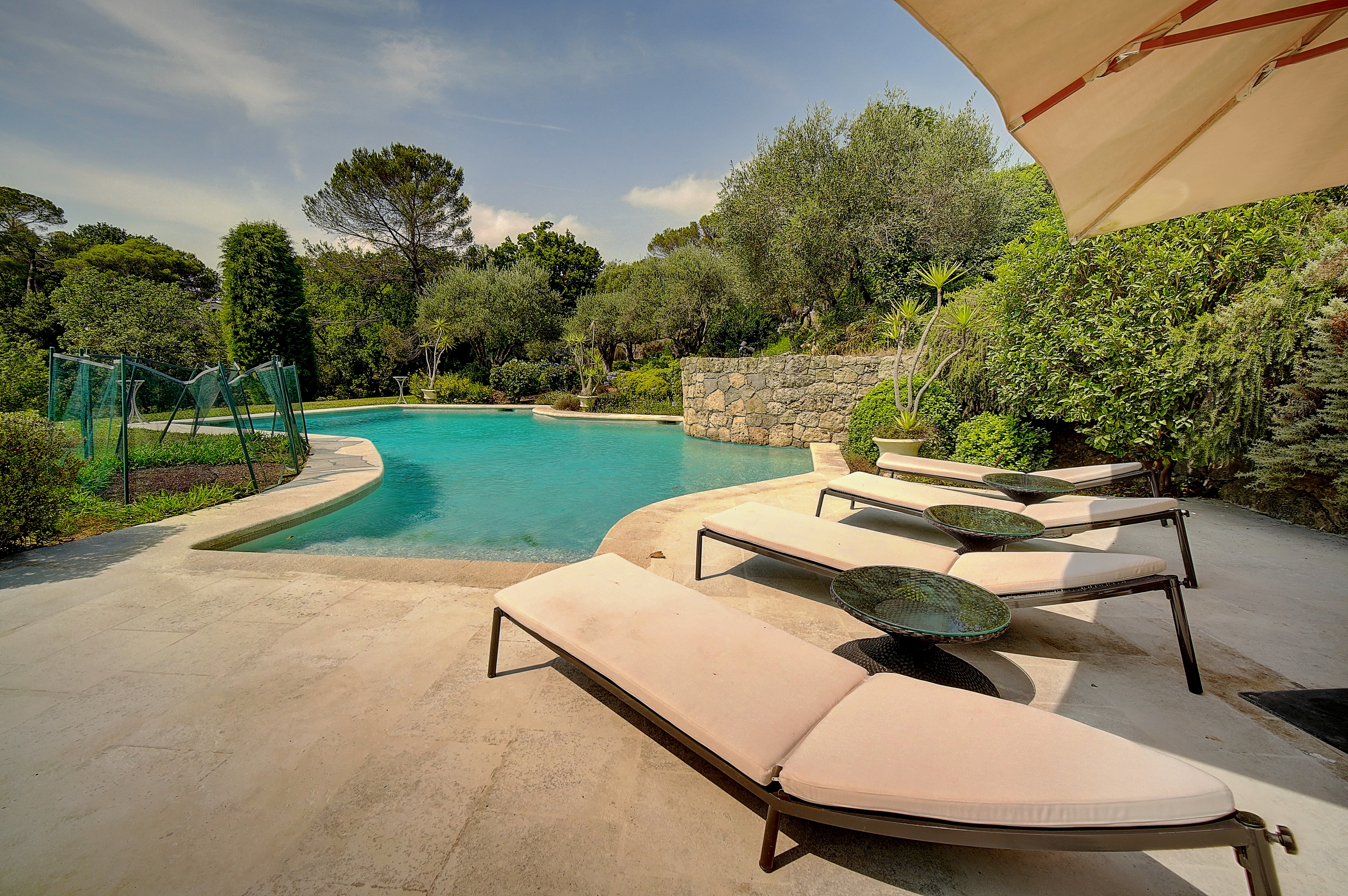 Piscine mas à louer Mougins