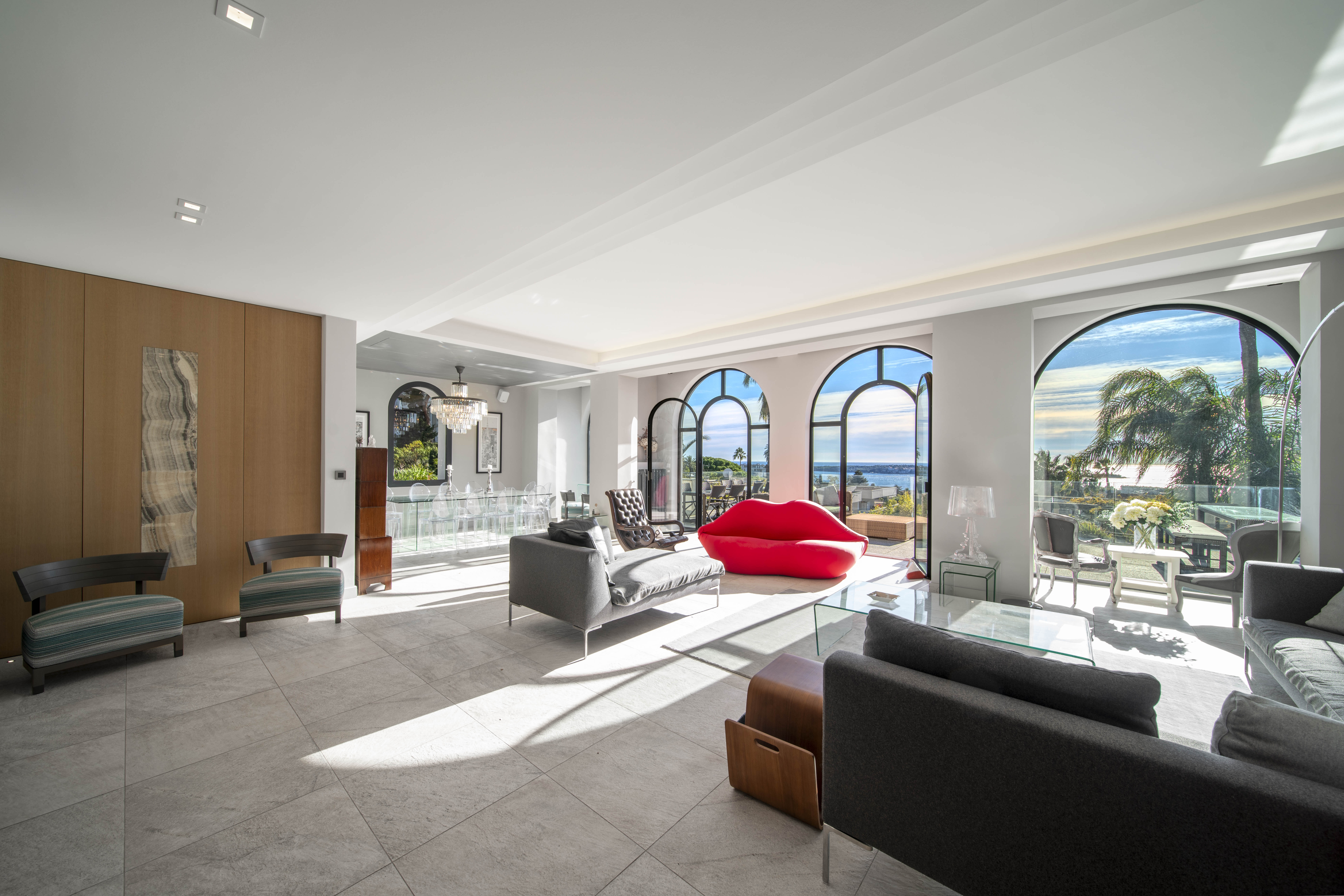 Villa contemporaine vue mer à louer Cannes